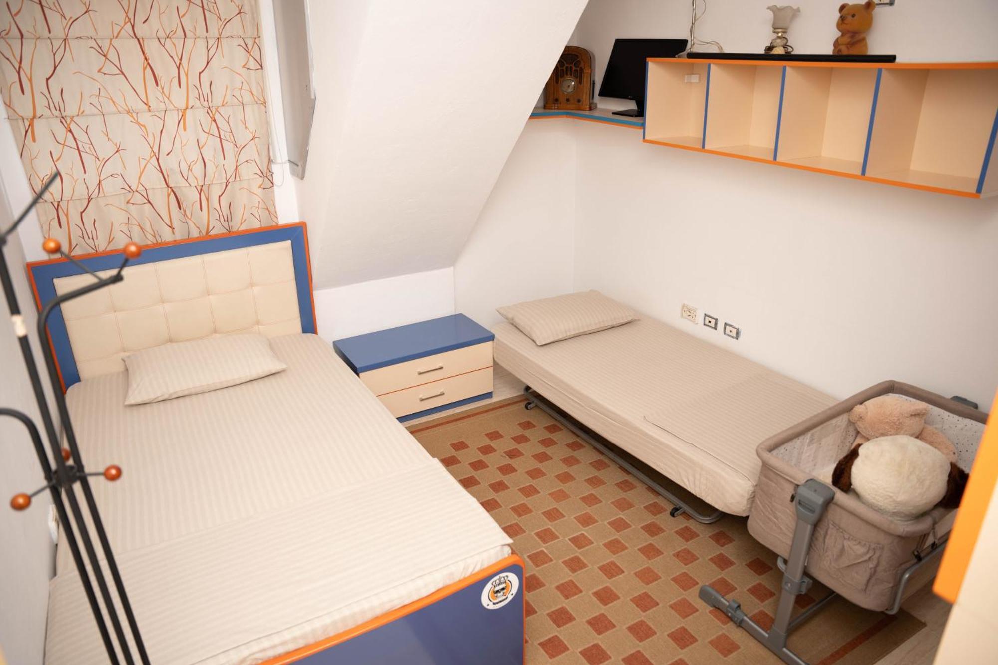Fia 49 - Floor Apartment